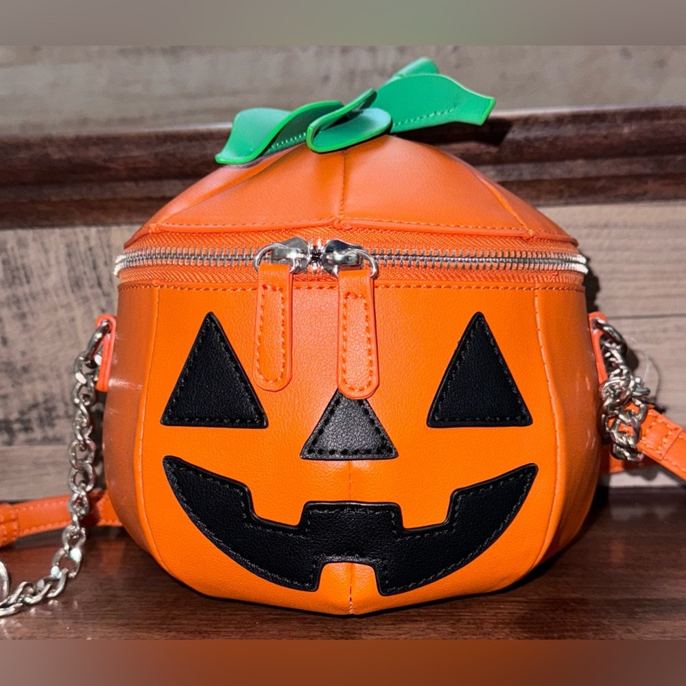 ✅ Super Cute 🥰 Pumpkin 🎃 Crossbody bag by Fine By Me Halloween Jack-o-lant…